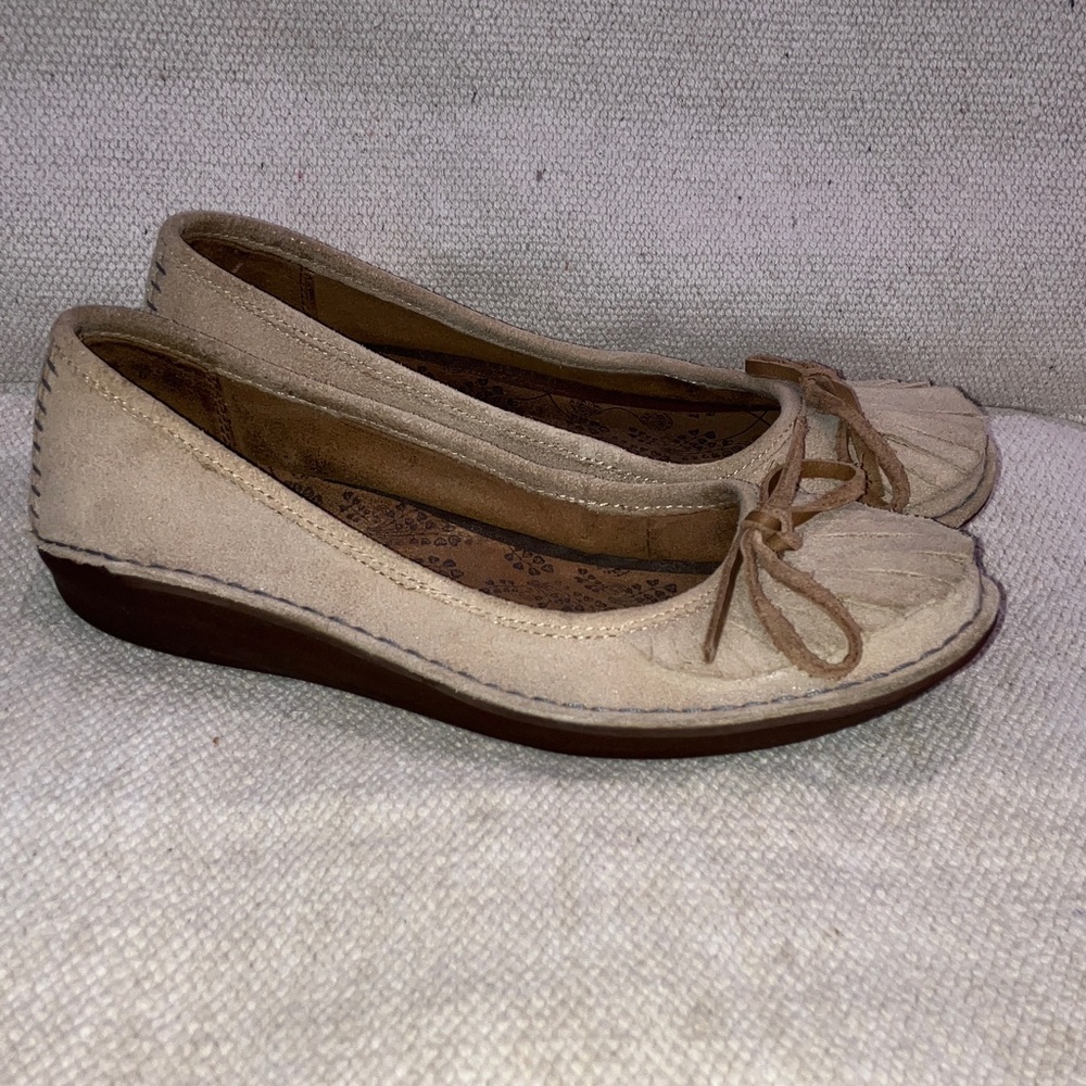 Hush Puppies moccasin style leather loafers / Tan Women's Flats